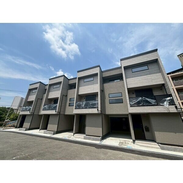 アルモニー千里/豊中市/桃山台駅徒歩13分/4LDK/ペット飼育可能な新築戸建て148.84㎡！